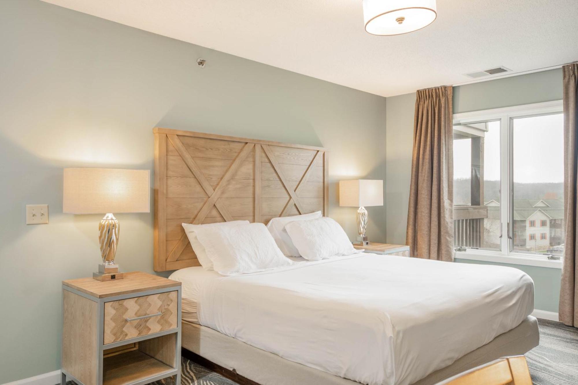 Woodstone Two Bedroom Deluxe Condo Jacuzzi Partial Kitchen